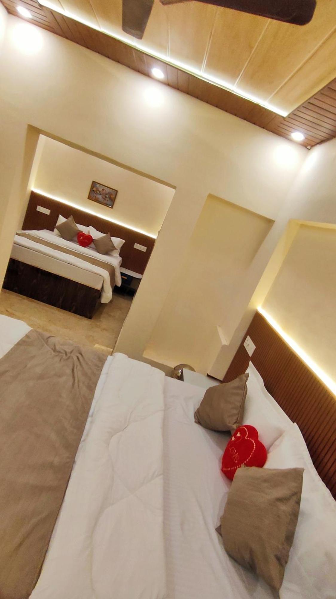 Sri Krishna Residency Hotel Varanasi Exterior foto