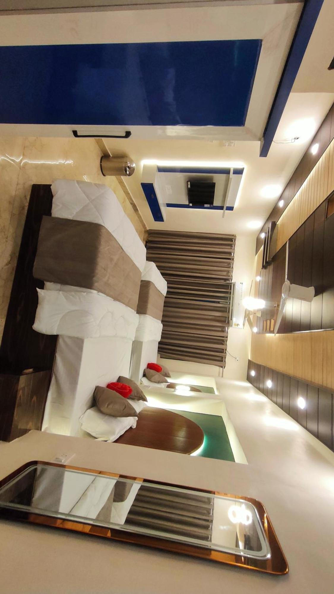 Sri Krishna Residency Hotel Varanasi Exterior foto