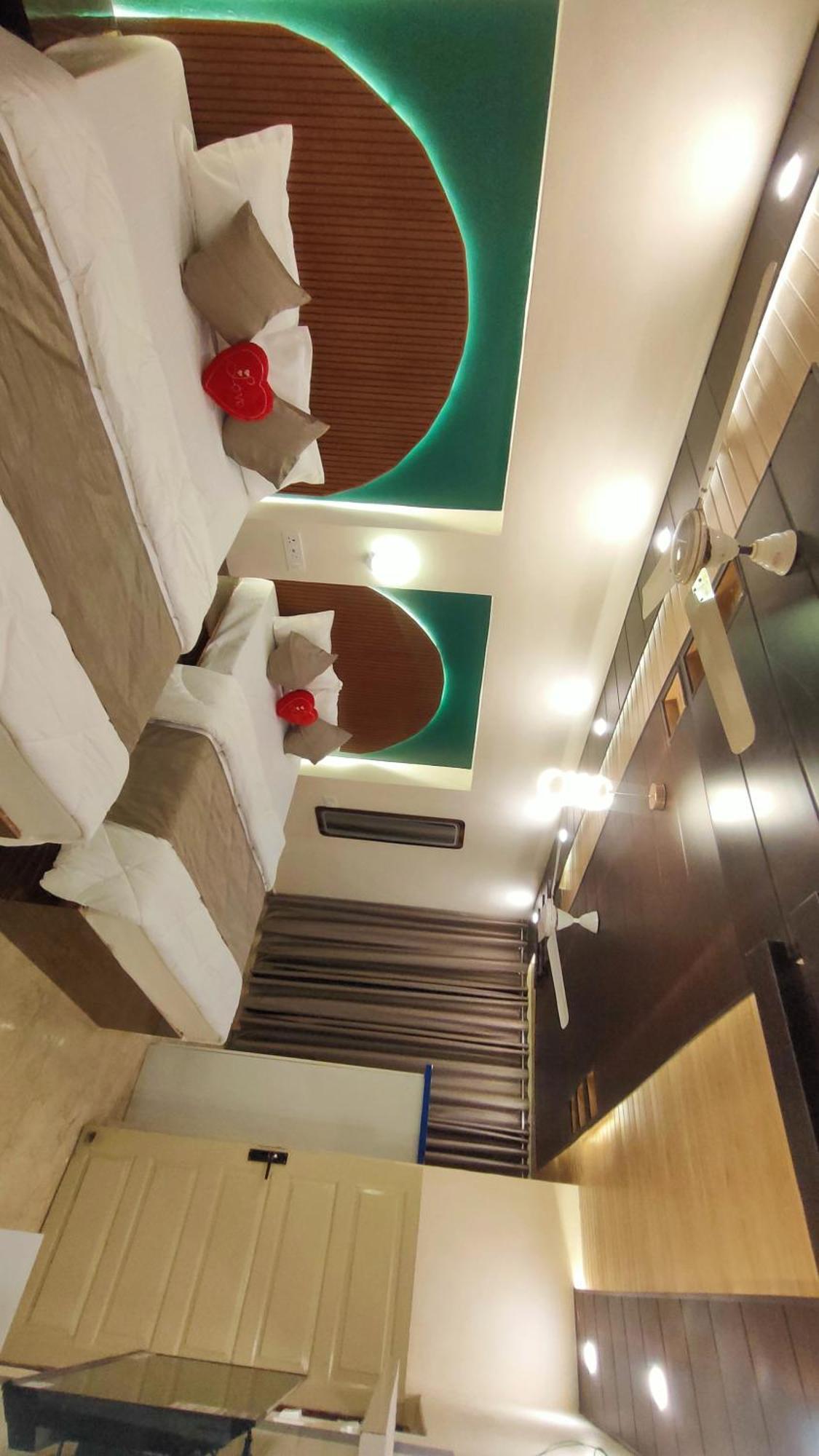 Sri Krishna Residency Hotel Varanasi Exterior foto