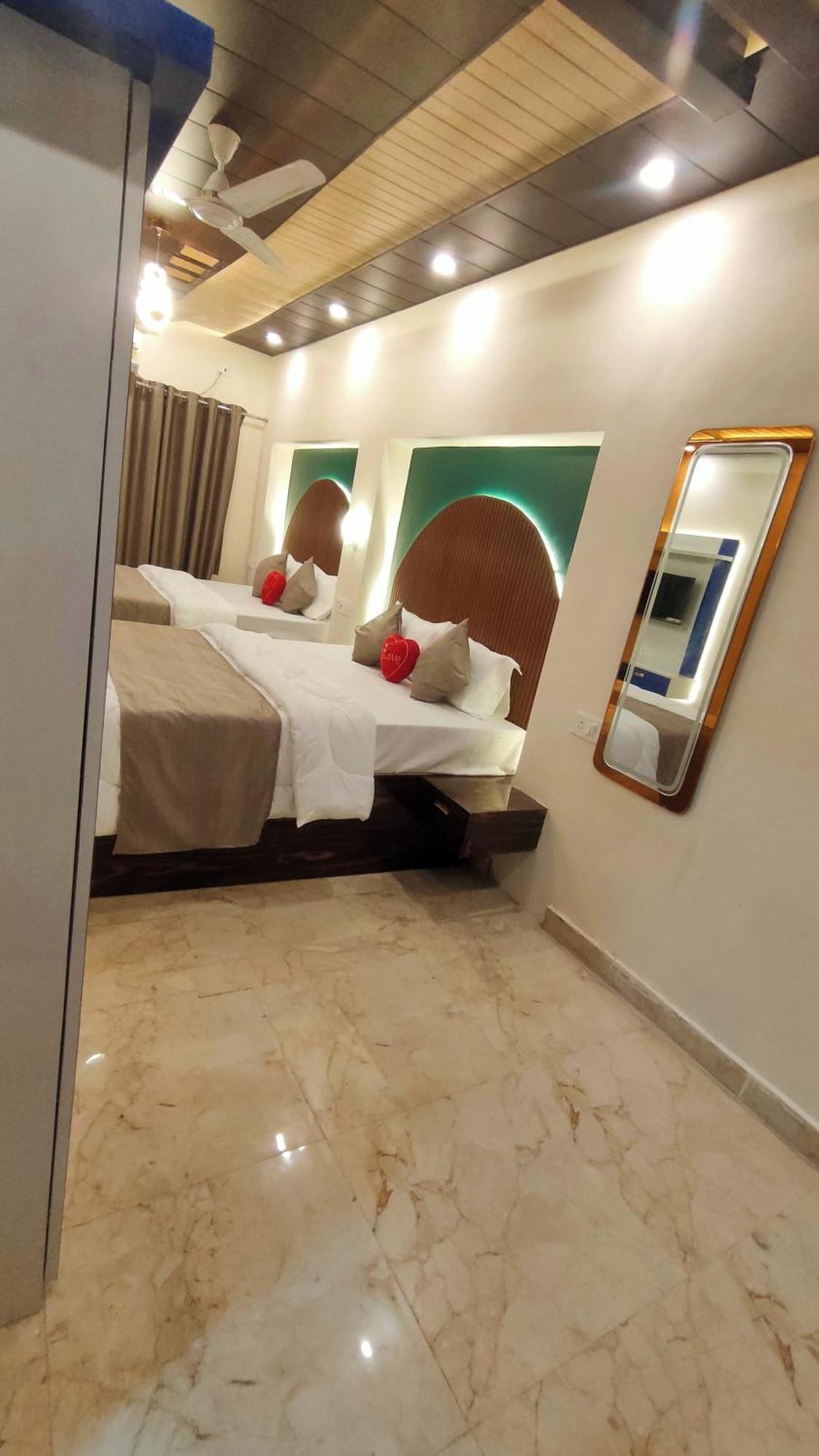 Sri Krishna Residency Hotel Varanasi Exterior foto