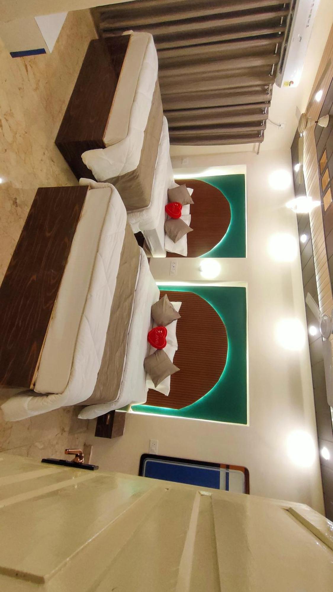 Sri Krishna Residency Hotel Varanasi Exterior foto
