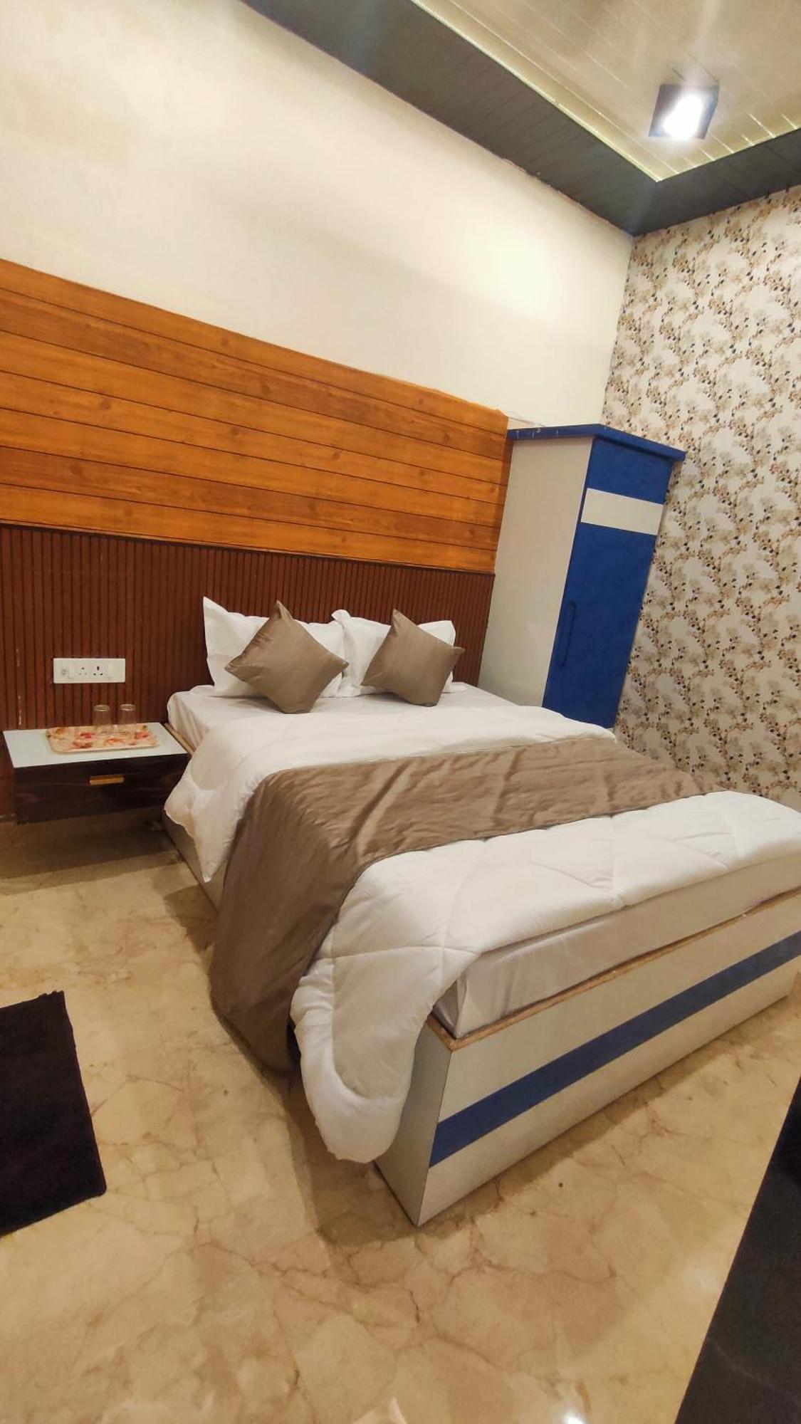Sri Krishna Residency Hotel Varanasi Exterior foto