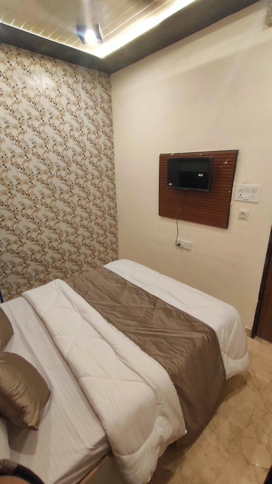 Sri Krishna Residency Hotel Varanasi Exterior foto