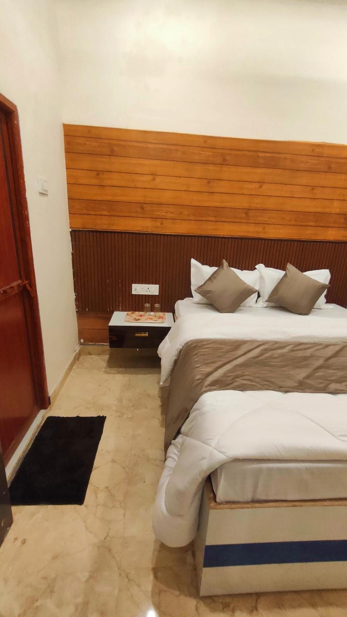 Sri Krishna Residency Hotel Varanasi Exterior foto